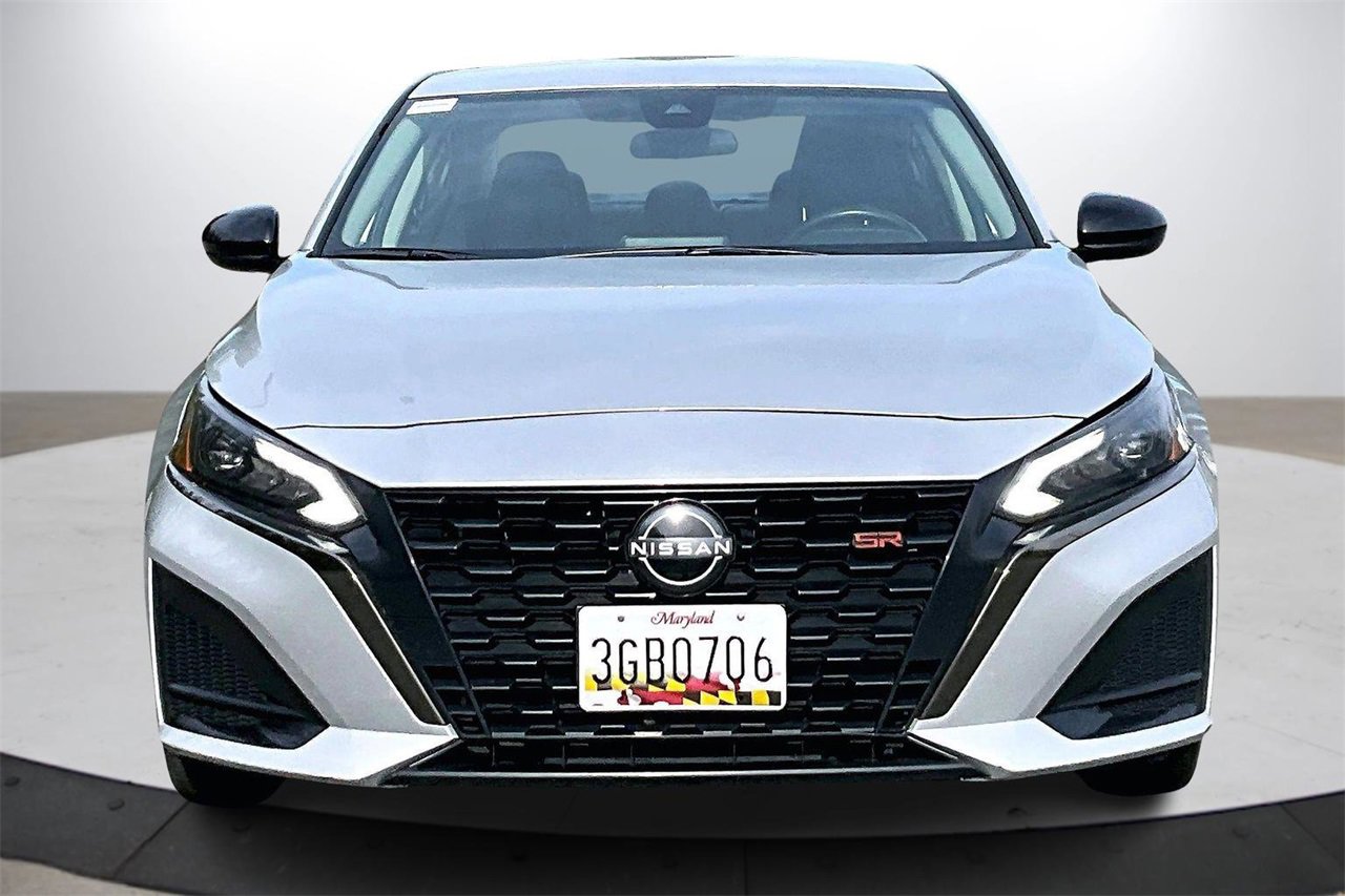 Used 2024 Nissan Altima 2.5 SR image 3
