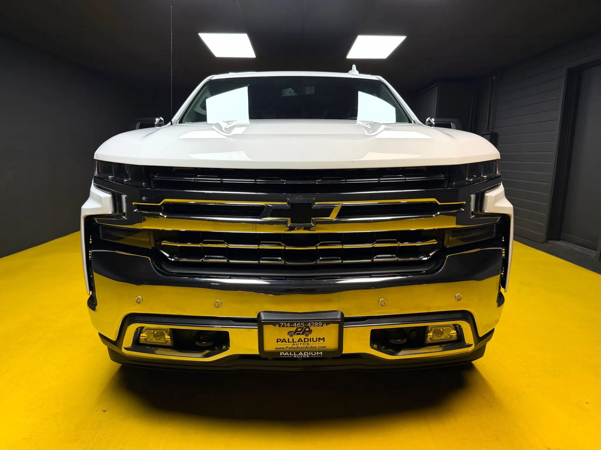 Used 2020 Chevrolet Silverado 1500 LTZ image 2