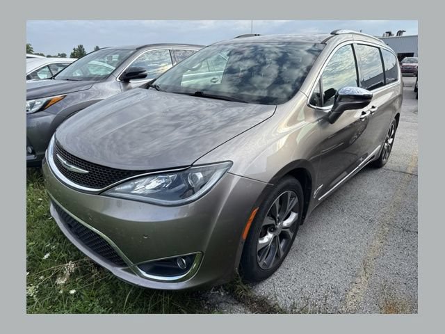 Used 2018 Chrysler Pacifica Limited w/ Tire & Wheel Group FWD image 1