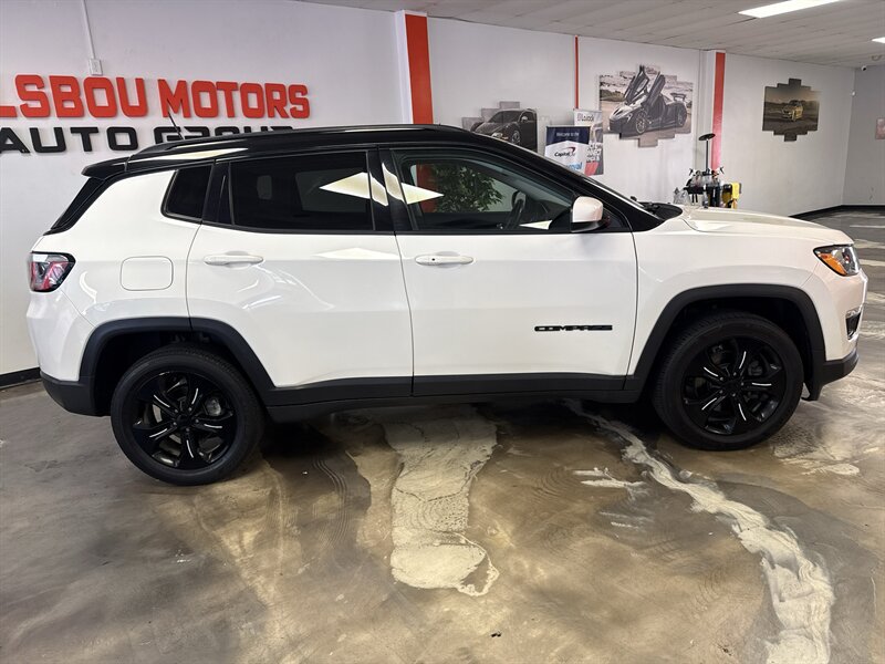 Used 2019 Jeep Compass Latitude AWD/4WD image 8