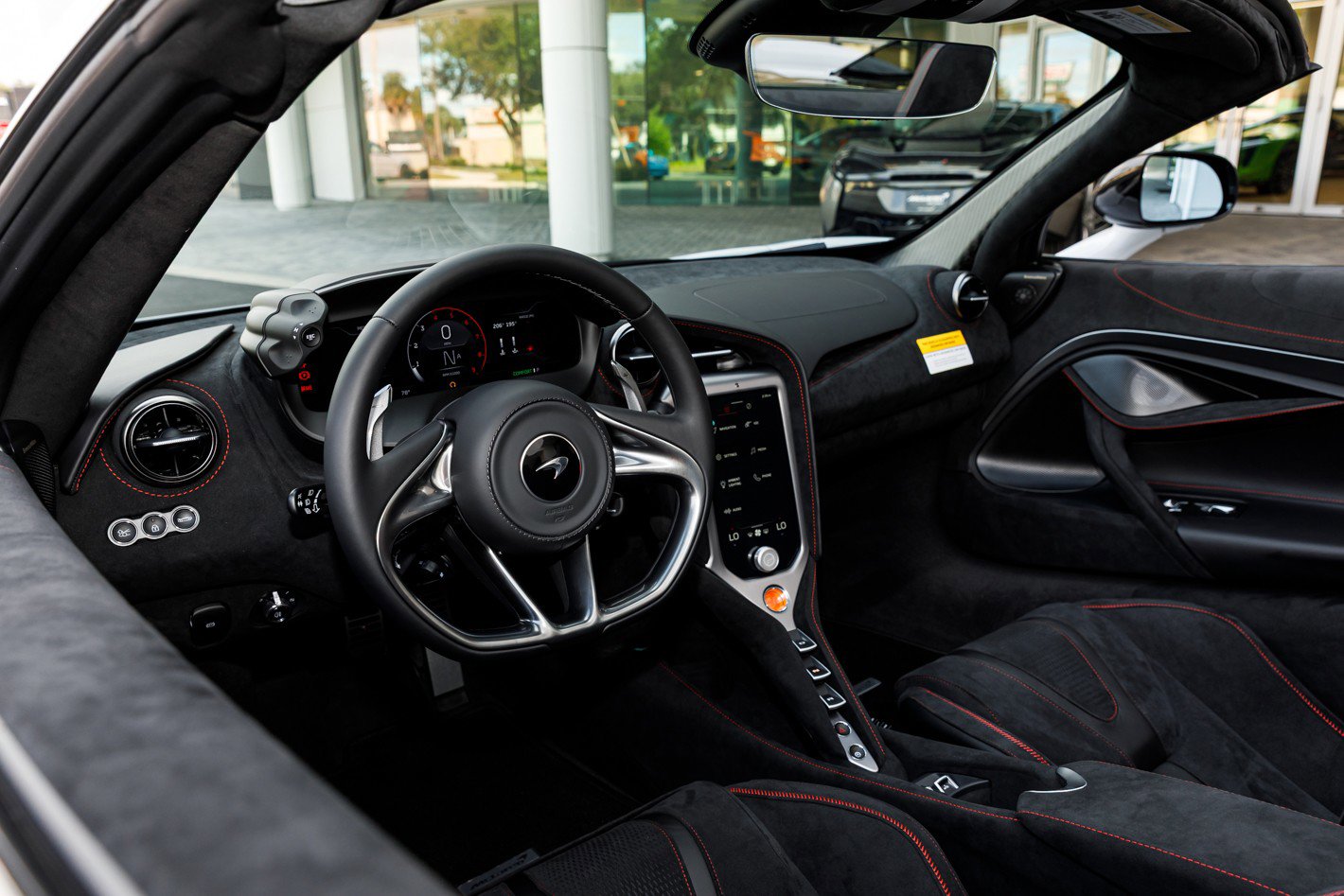 Used 2026 McLaren 750S Spider RWD image 37
