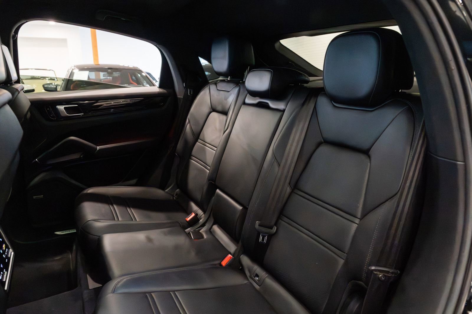 Used 2020 Porsche Cayenne E-Hybrid Coupe w/ Premium Plus Package image 20