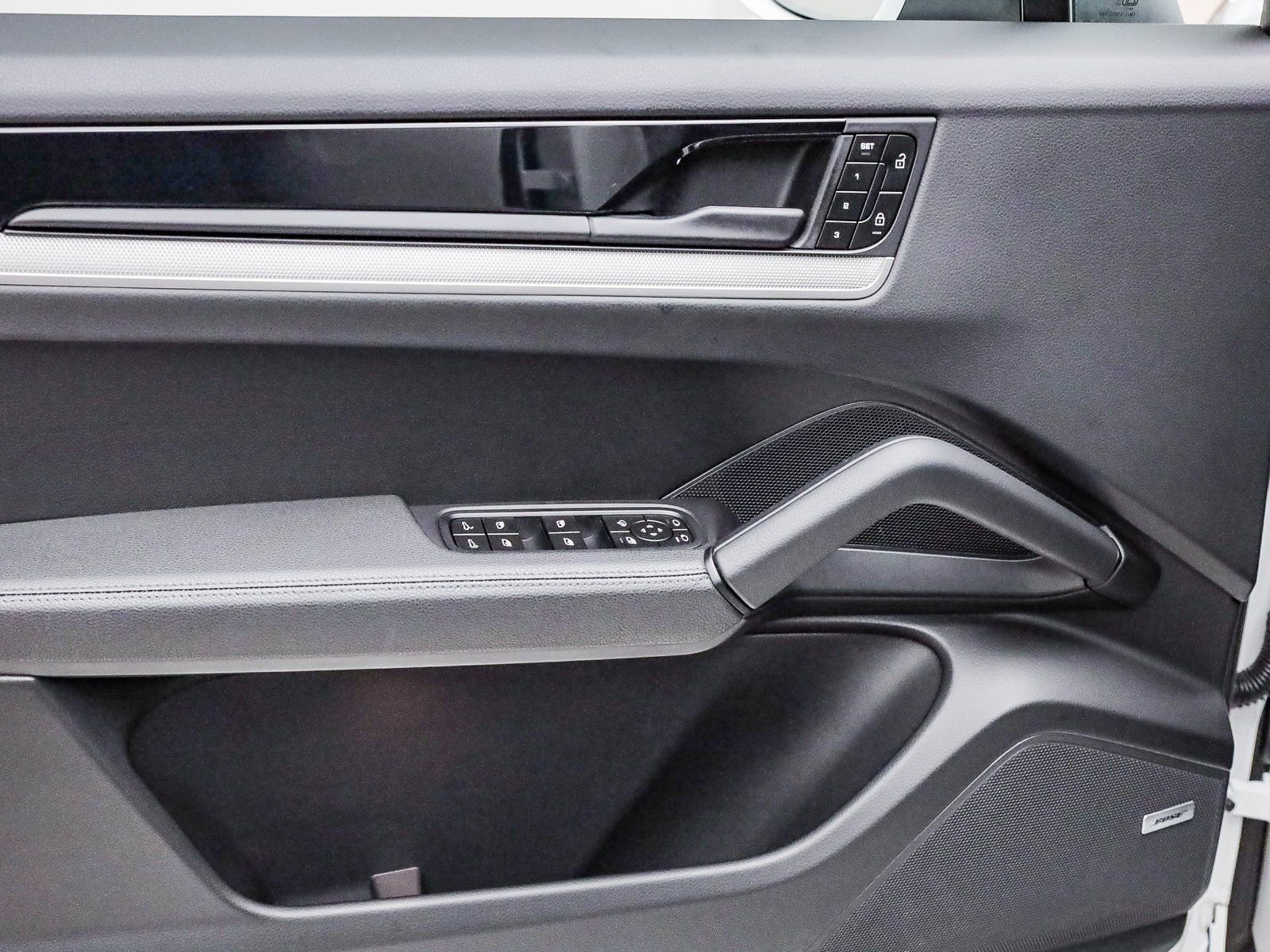 Certified 2025 Porsche Cayenne image 24