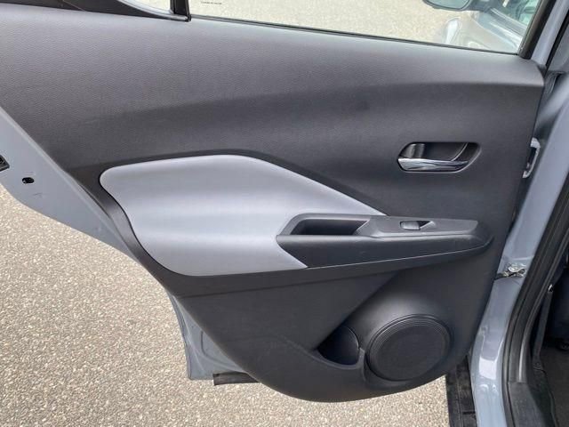 Used 2023 Nissan Kicks SR w/ SR Premium Package FWD image 18