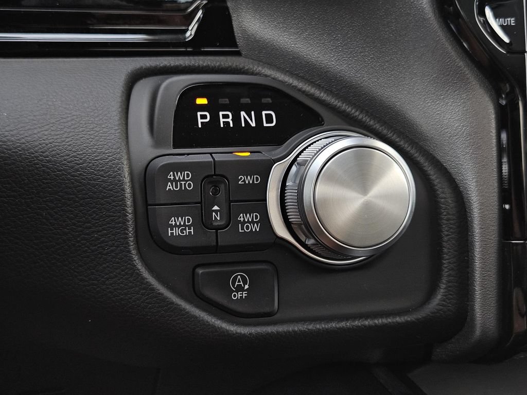 Used 2025 RAM 1500 Laramie AWD/4WD image 11