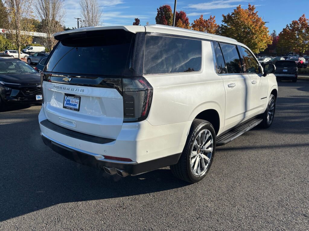 Used 2025 Chevrolet Suburban High Country image 5