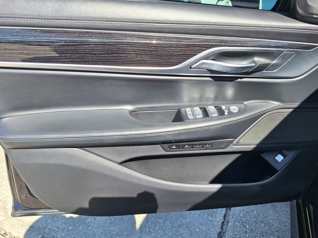 Used 2019 BMW 740i w/ Executive Package image 33