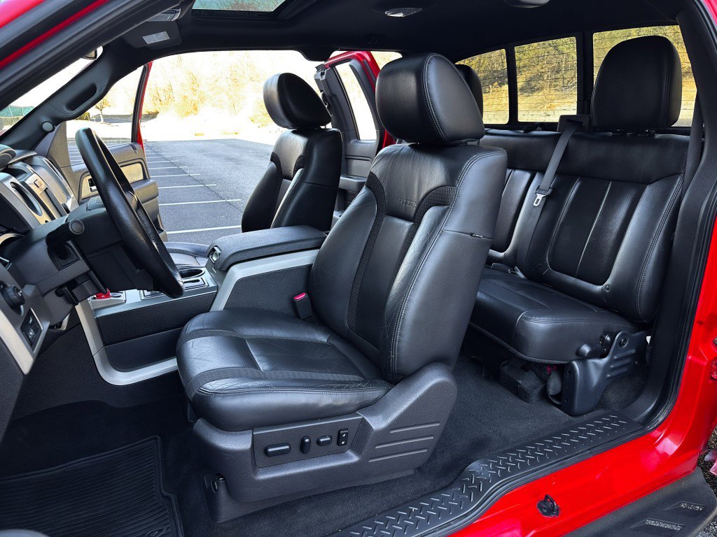 Used 2010 Ford F150 Raptor image 17