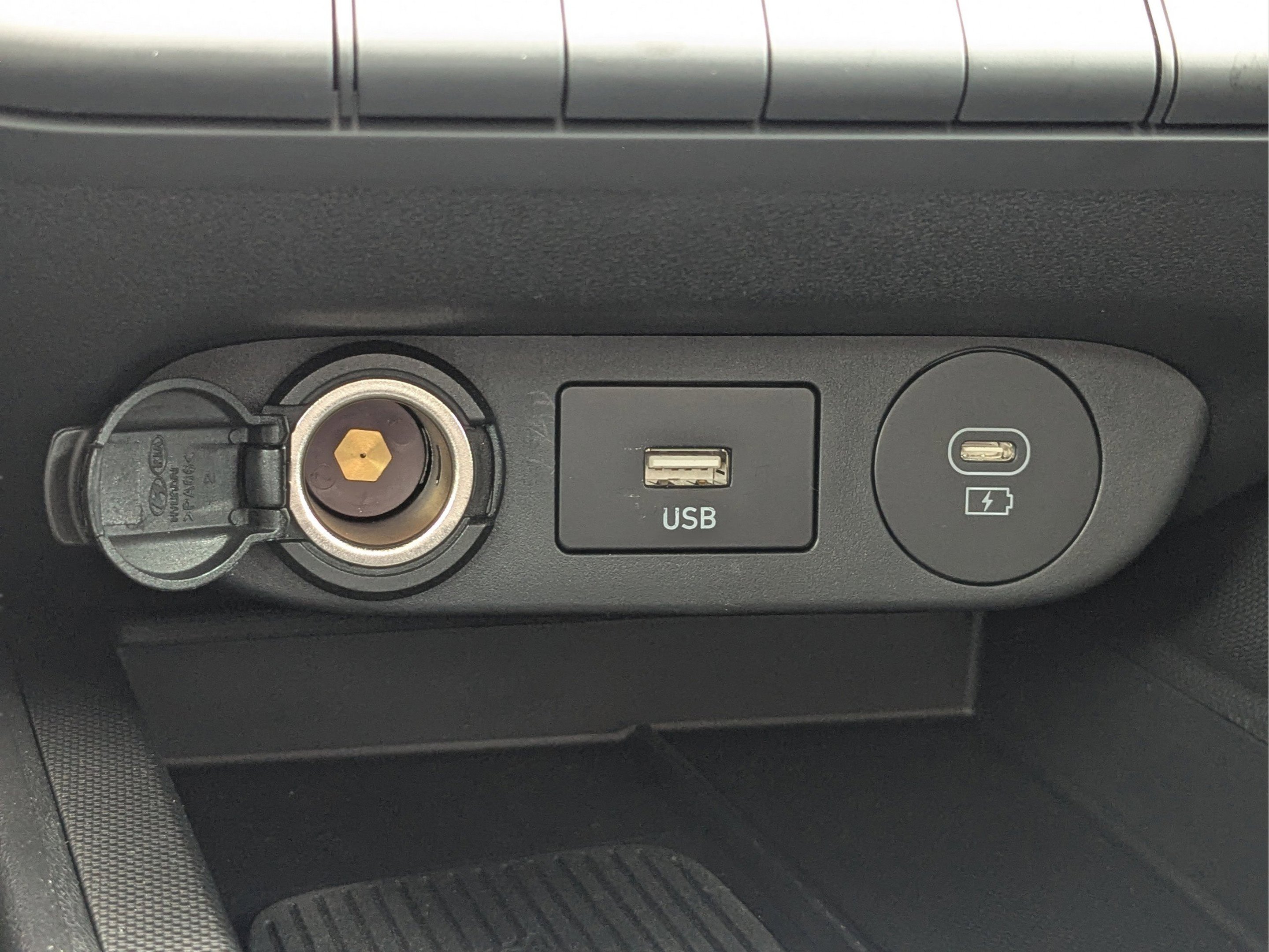 Used 2024 Hyundai Elantra Limited FWD image 23