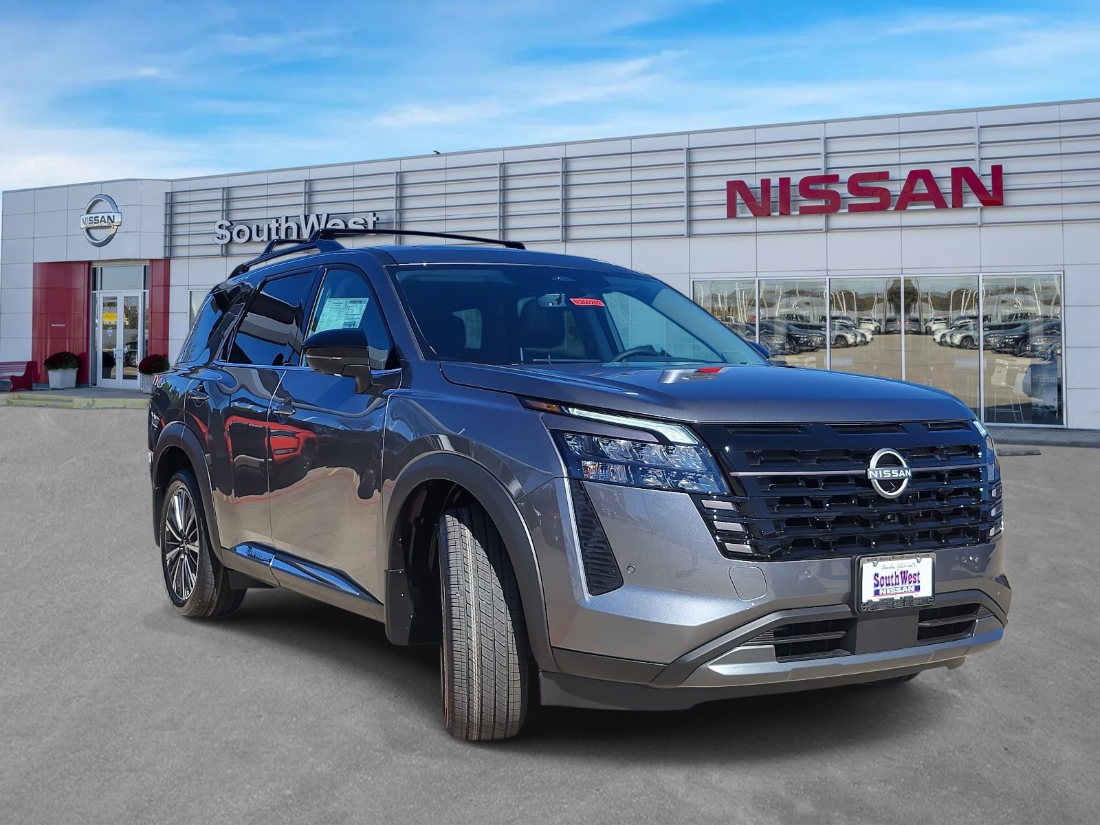 New 2026 Nissan Pathfinder Platinum image 4