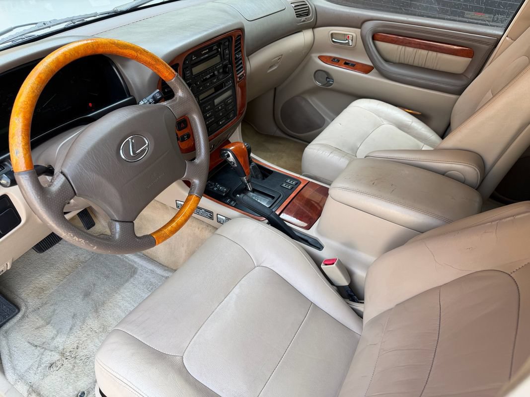 Used 2001 Lexus LX 470 4WD image 2