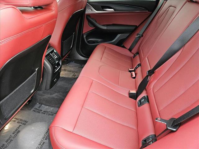 Certified 2025 BMW X4 xDrive30i w/ Premium Package image 17
