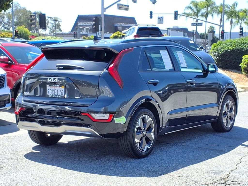 Certified 2023 Kia Niro Wave FWD image 5
