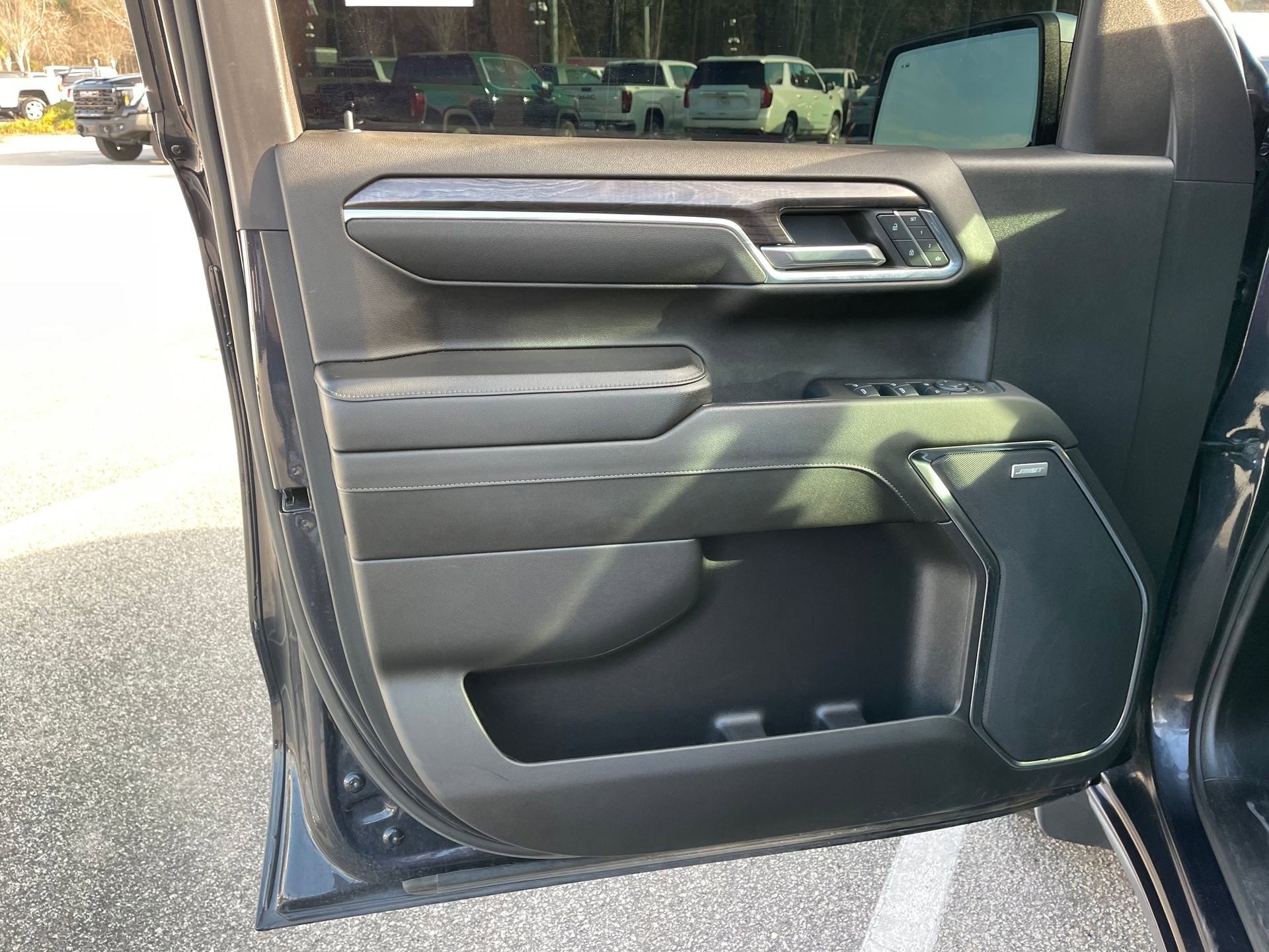 Used 2024 Chevrolet Silverado 1500 LTZ w/ Z71 Off-Road Package image 14