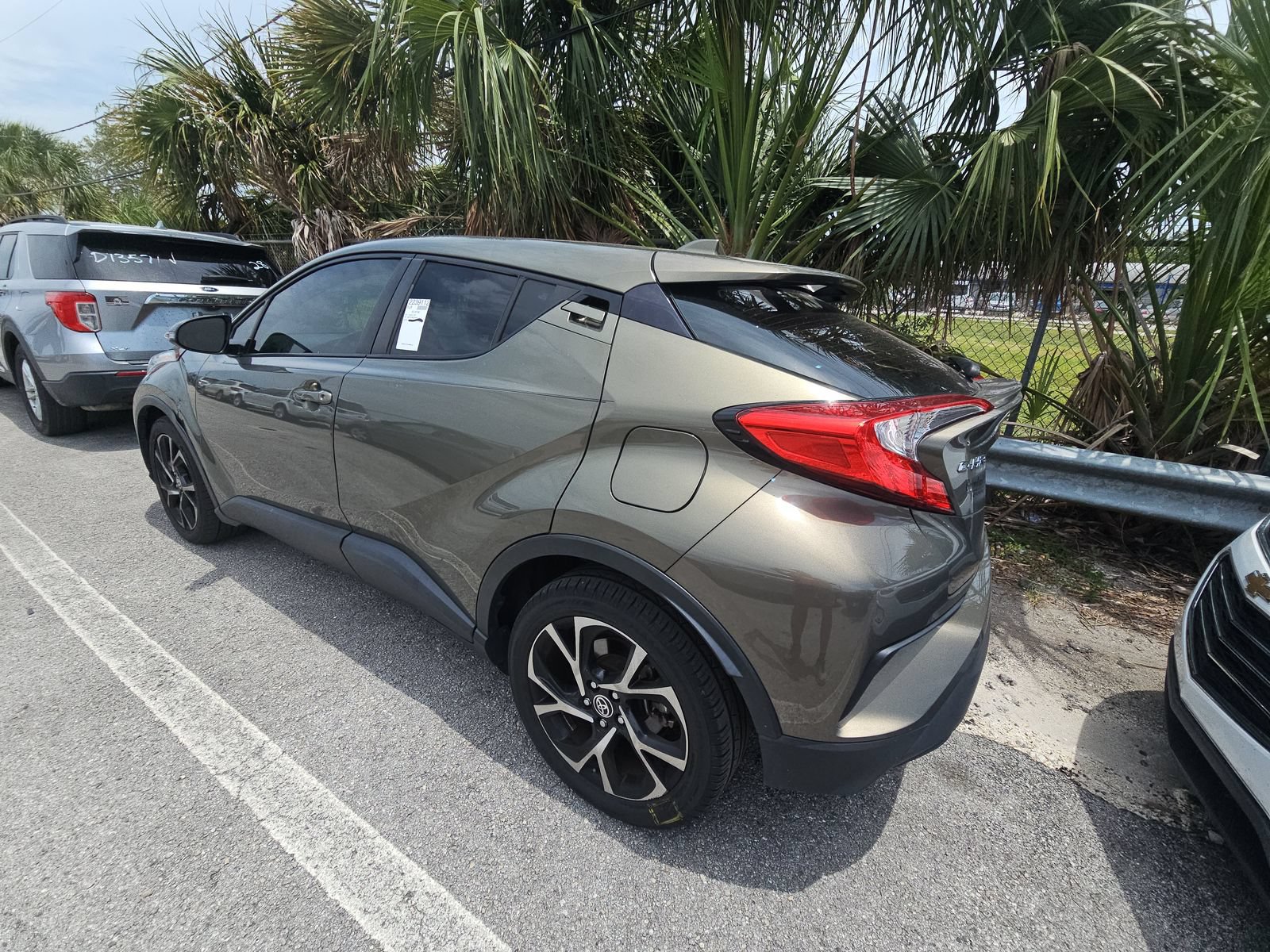 Used 2021 Toyota C-HR XLE FWD image 8