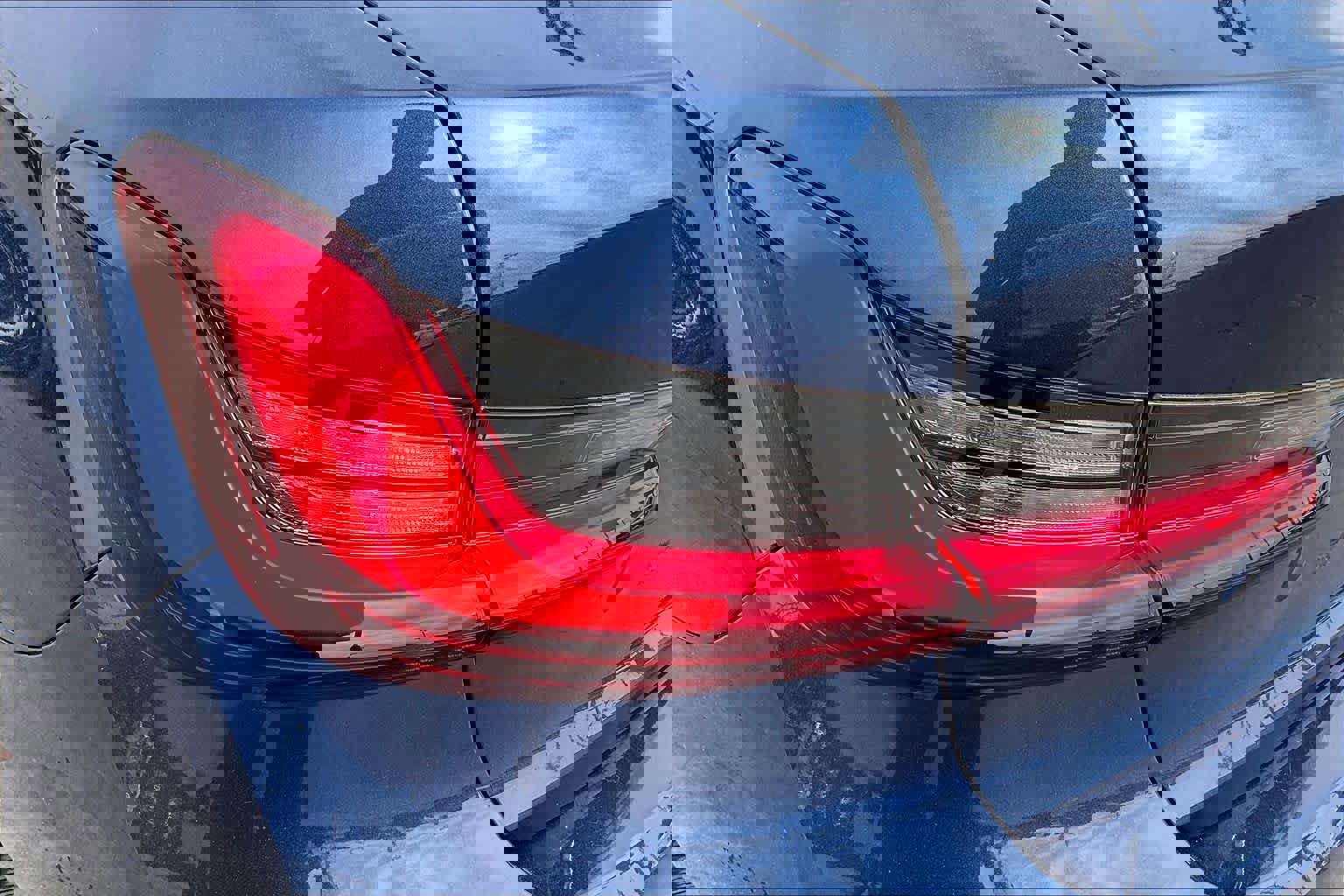 Used 2022 BMW 330i Sedan w/ Driving Assistance Package image 29