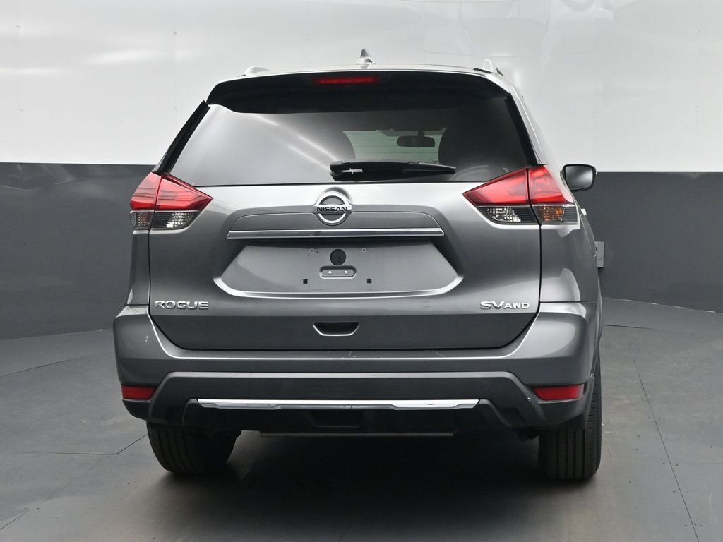 Used 2018 Nissan Rogue SV image 11