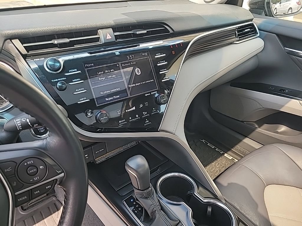 Used 2018 Toyota Camry XLE w/ Audio Package FWD image 9