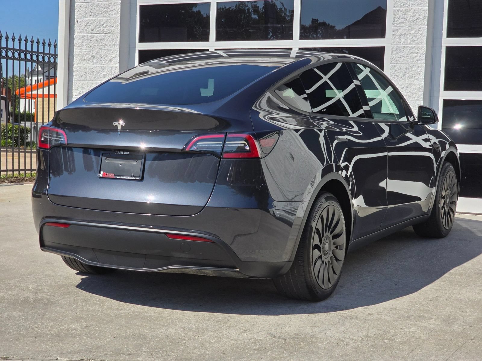 Used 2024 Tesla Model Y 2WD image 4