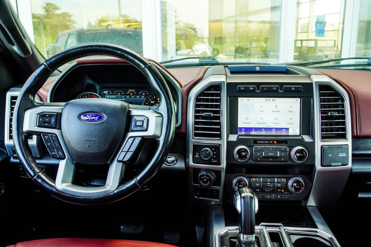 Used 2019 Ford F150 Platinum w/ Equipment Group 701A Luxury image 18