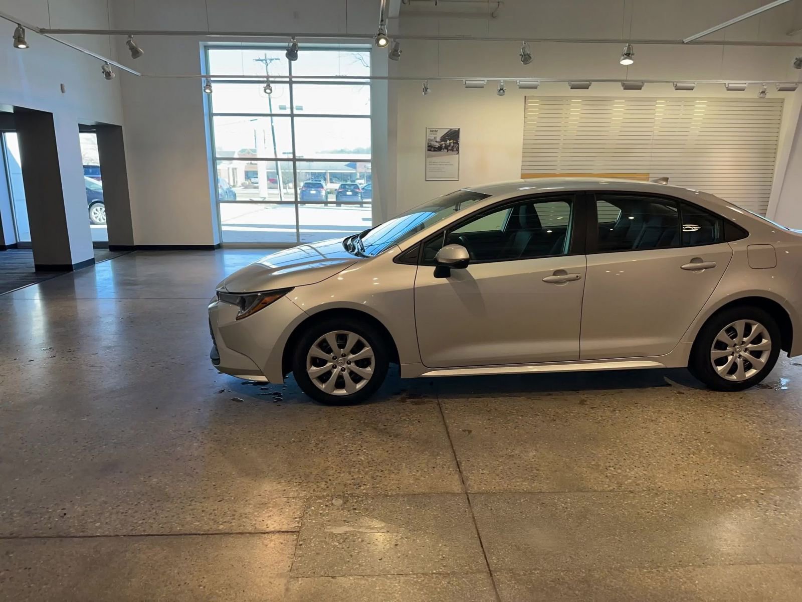 Used 2025 Toyota Corolla LE image 9