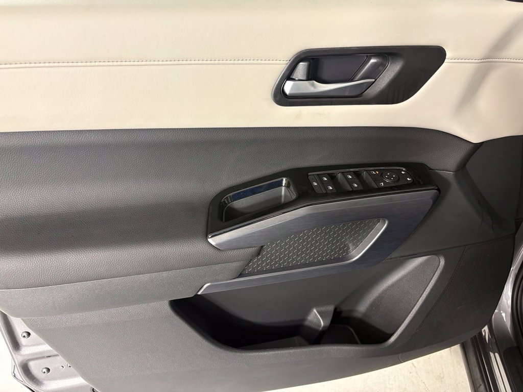 New 2026 Nissan Pathfinder SL FWD image 14