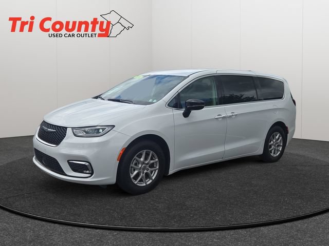 Used 2024 Chrysler Pacifica Touring-L FWD image 3