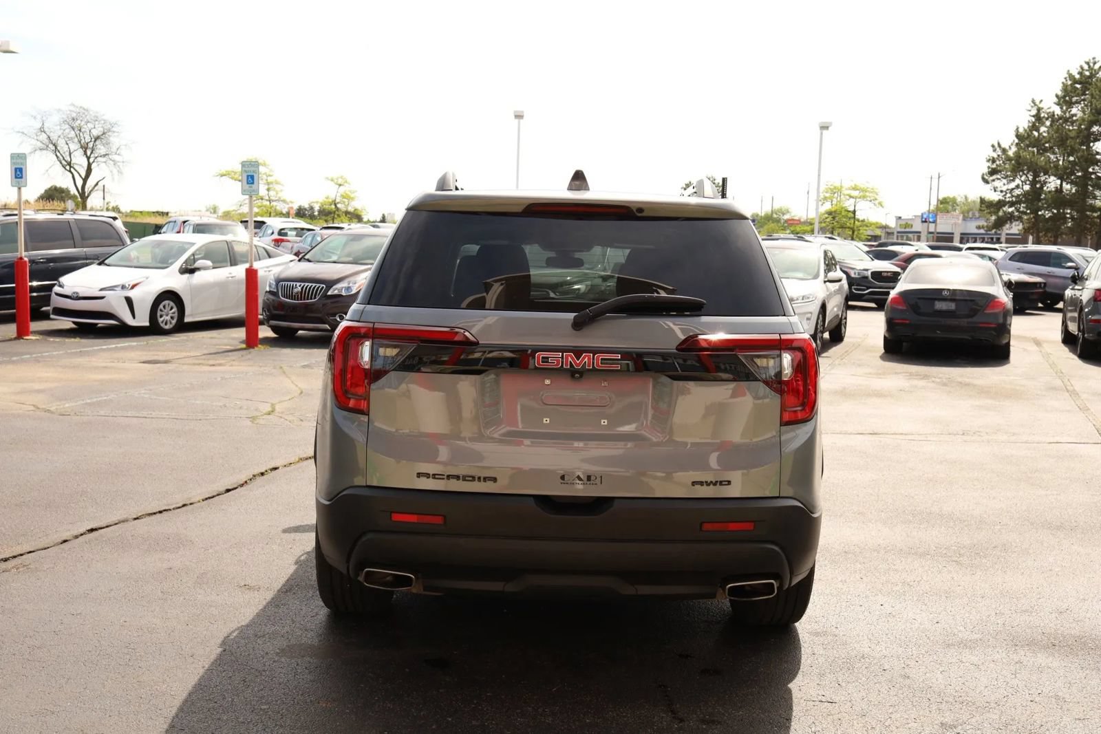 Used 2021 GMC Acadia SLE w/ Driver Convenience Package AWD/4WD image 7