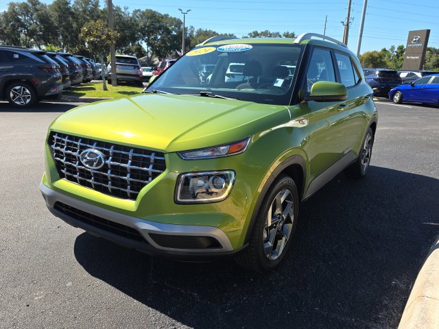 Certified 2024 Hyundai Venue SEL FWD image 2