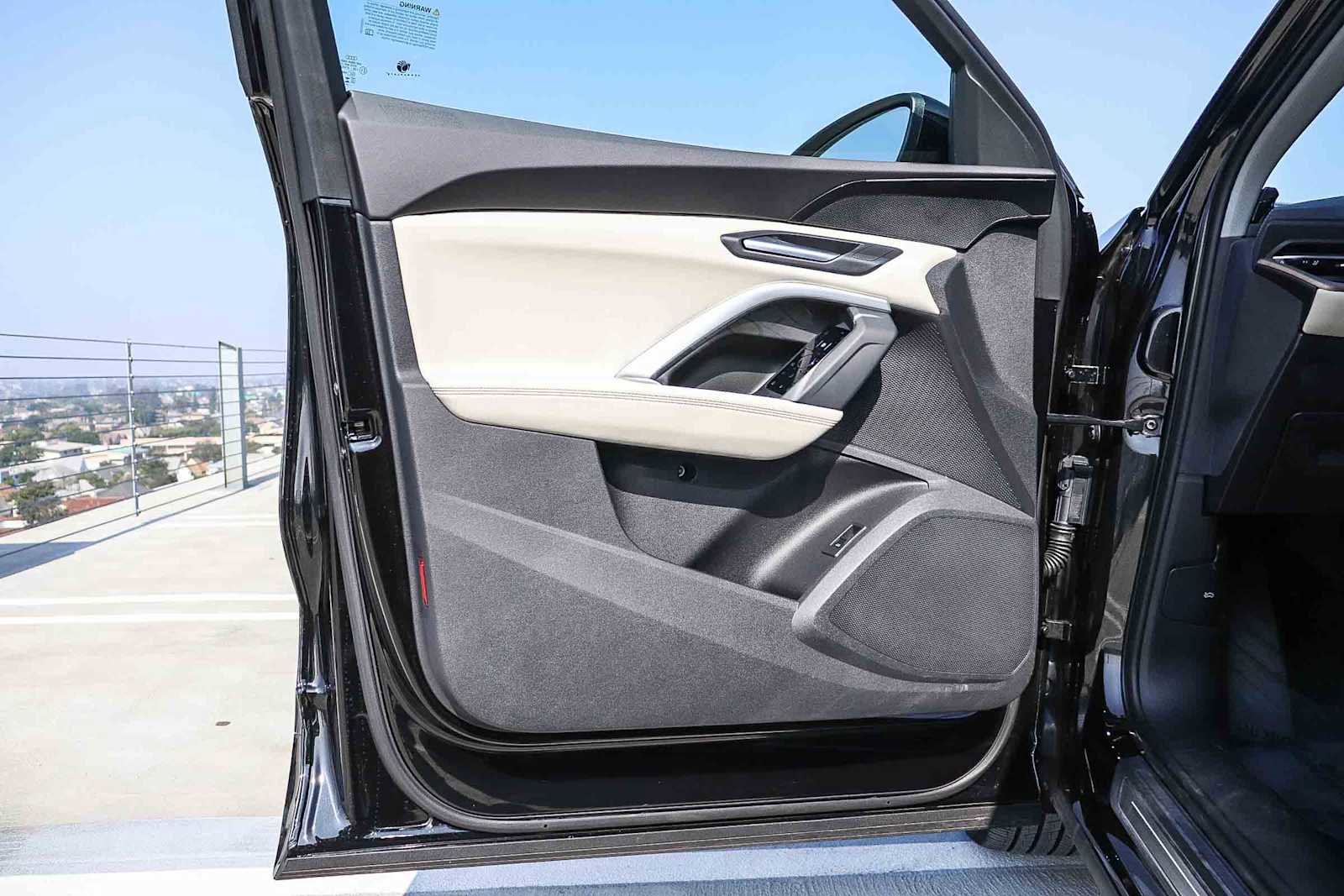 Used 2025 Audi Q5 Premium w/ Convenience Package image 28