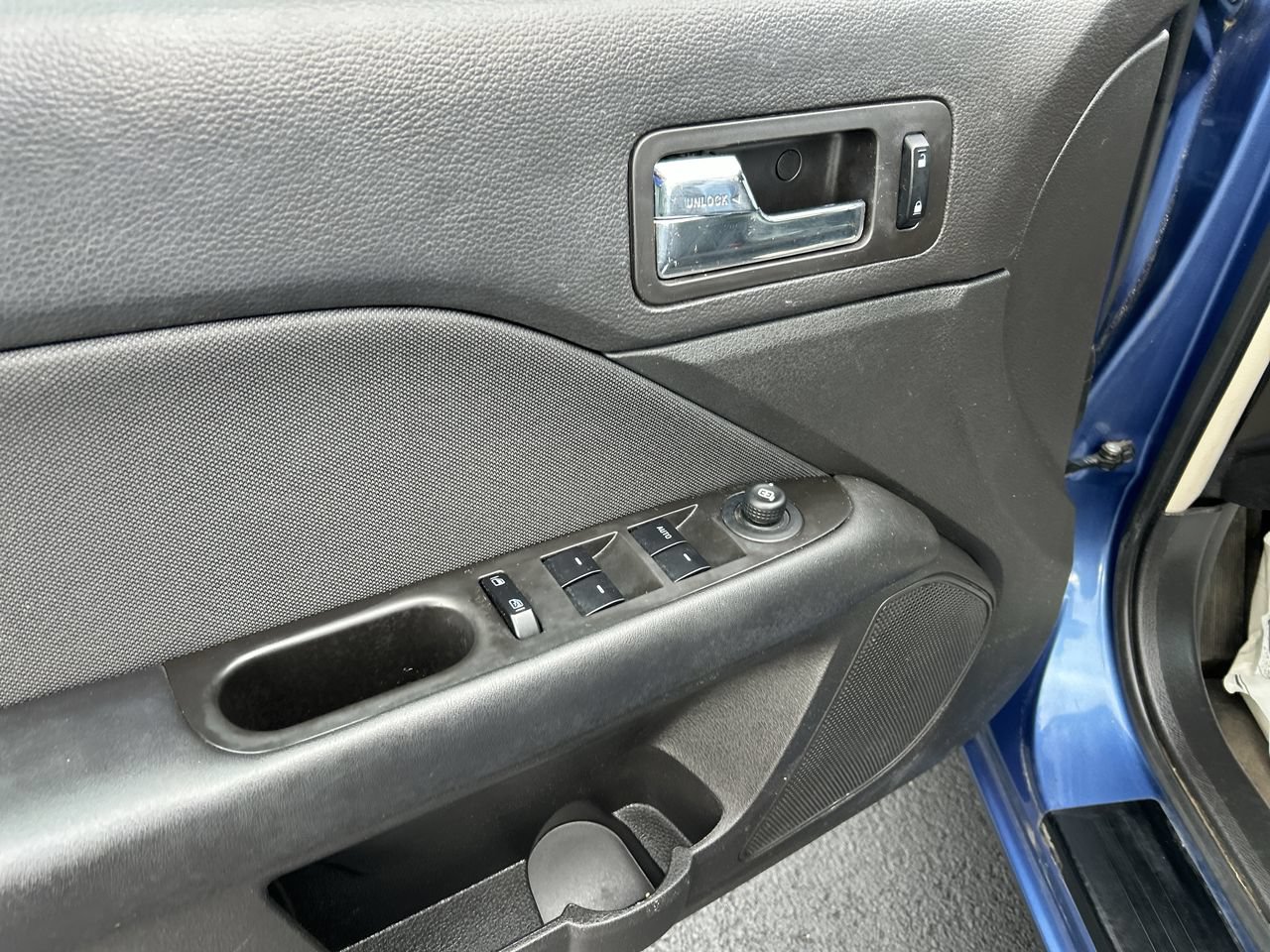 Used 2010 Ford Fusion SE FWD image 19