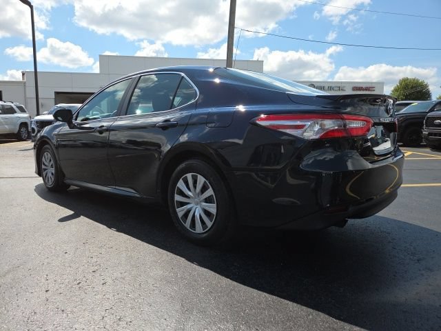 Used 2018 Toyota Camry LE FWD image 5