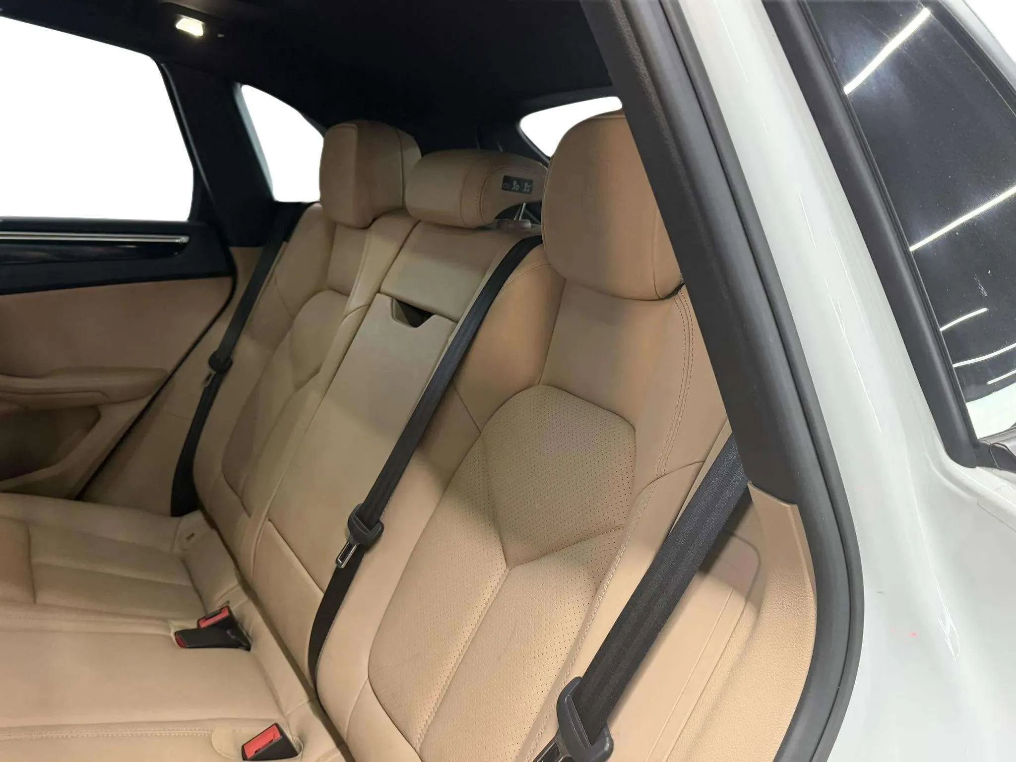 Used 2020 Porsche Macan Sport Edition image 16