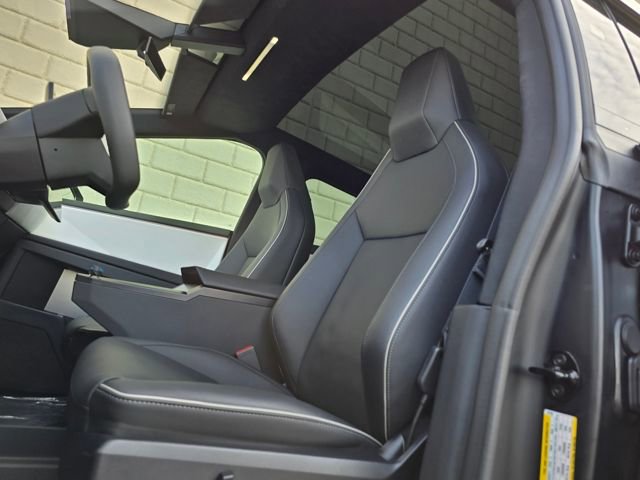 Used 2025 Tesla Cybertruck AWD Crew Cab image 24