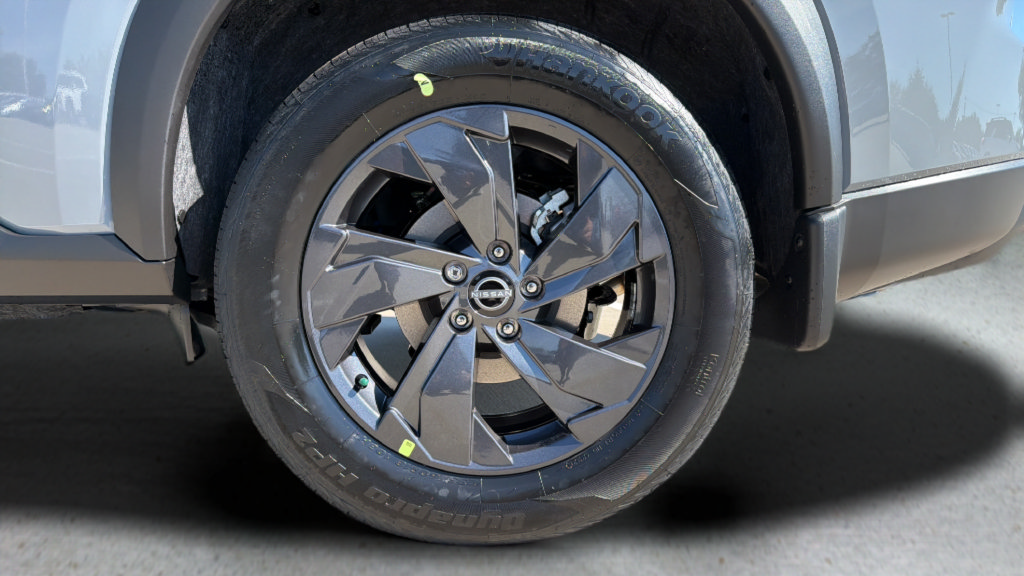 New 2026 Nissan Rogue SV AWD/4WD image 25