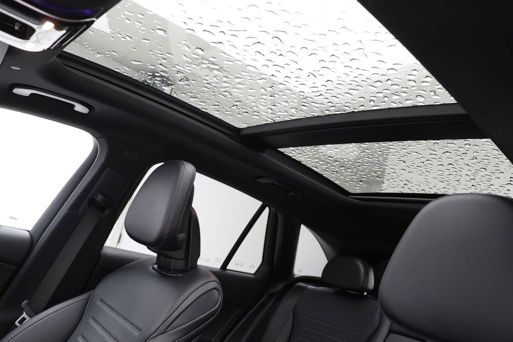 Used 2024 Mercedes-Benz GLC 300 4MATIC image 18