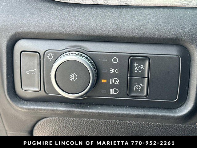 Used 2022 Ford Explorer Platinum w/ Equipment Group 601A AWD/4WD image 33