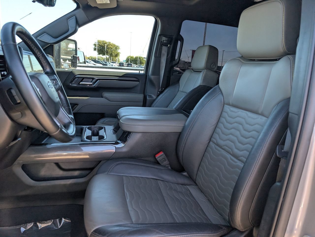 Used 2025 Chevrolet Silverado 2500 ZR2 w/ Technology Package AWD/4WD image 24