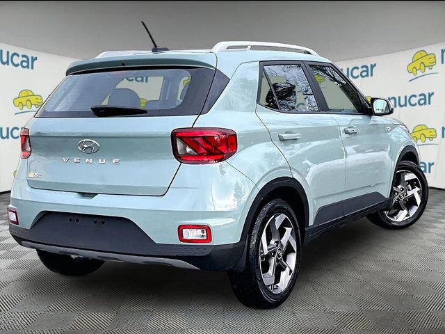 Used 2025 Hyundai Venue SEL image 13