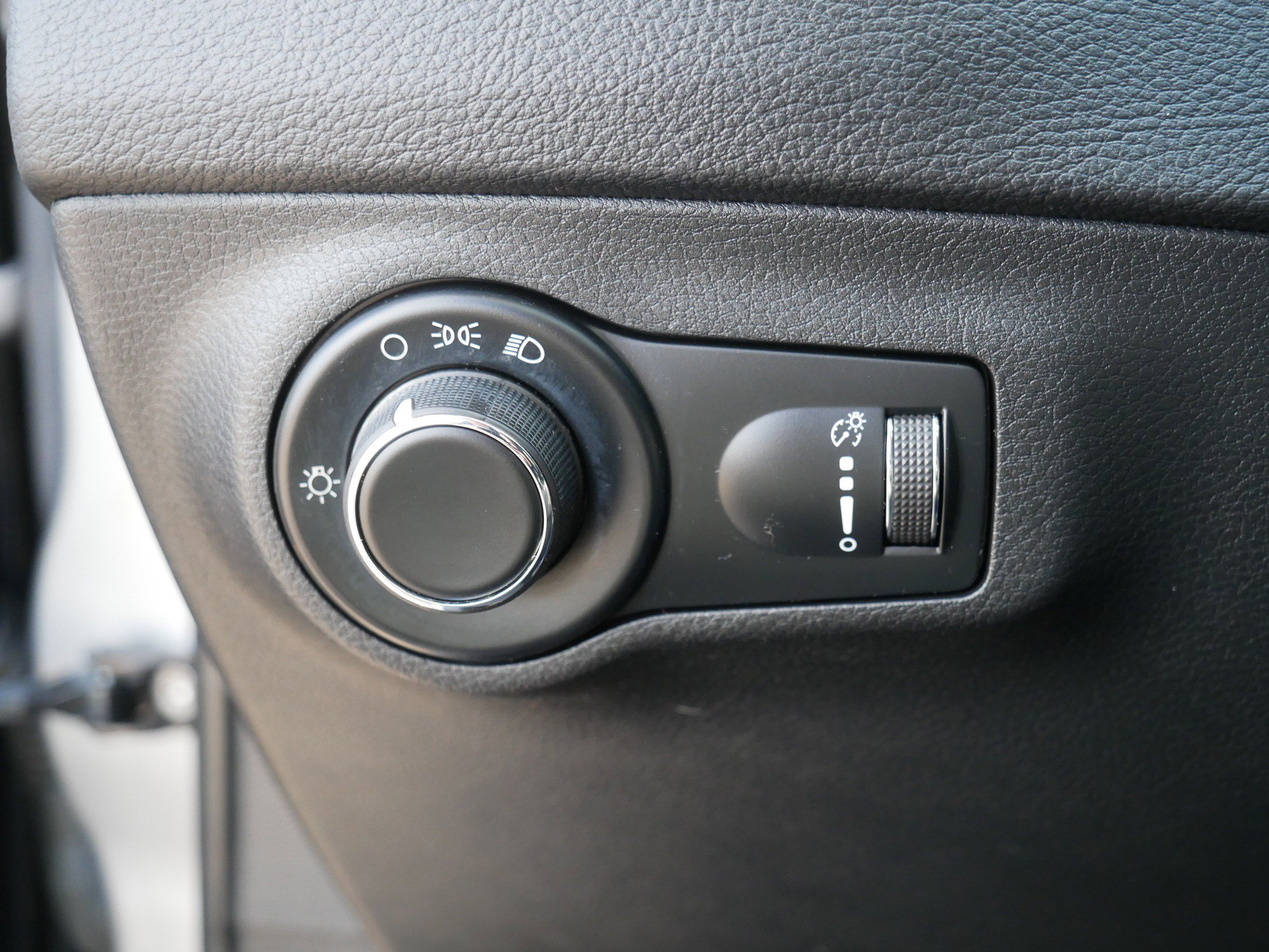 Used 2018 Jeep Compass Sport w/ Tech Group AWD/4WD image 26
