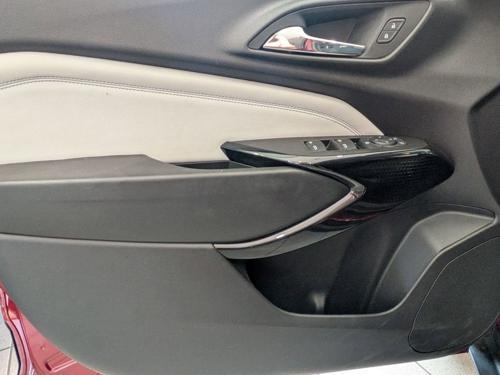 Used 2025 Chevrolet Trax LT w/ LT Convenience Package image 10