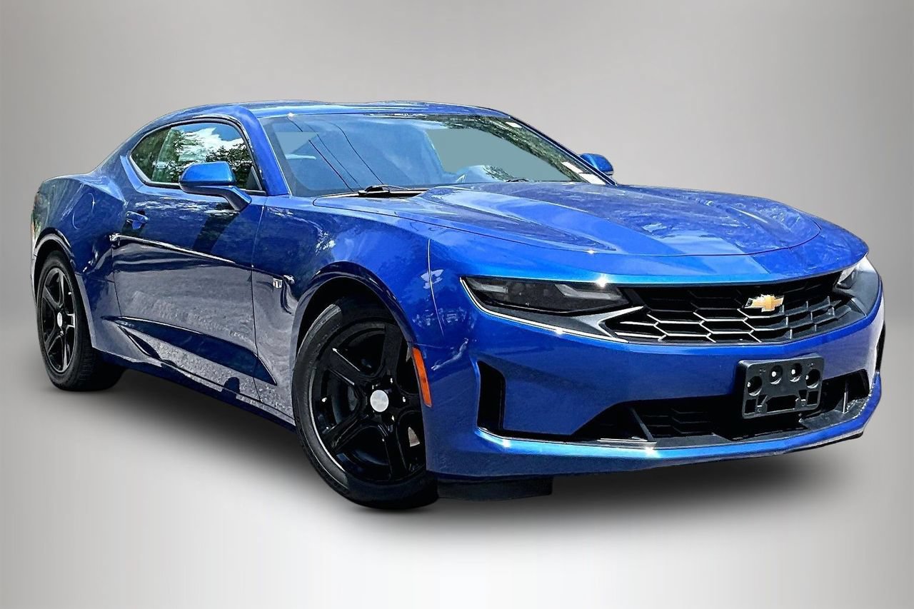 Used 2023 Chevrolet Camaro LT RWD image 2