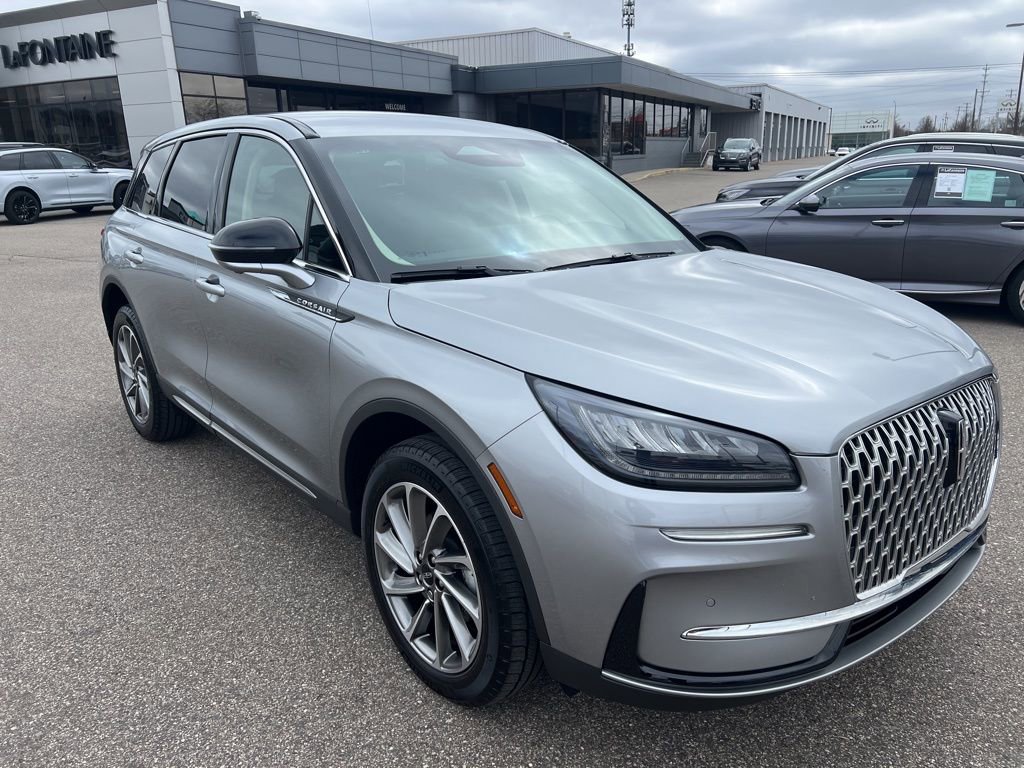 Used 2024 Lincoln Corsair AWD w/ Equipment Group 101A image 4