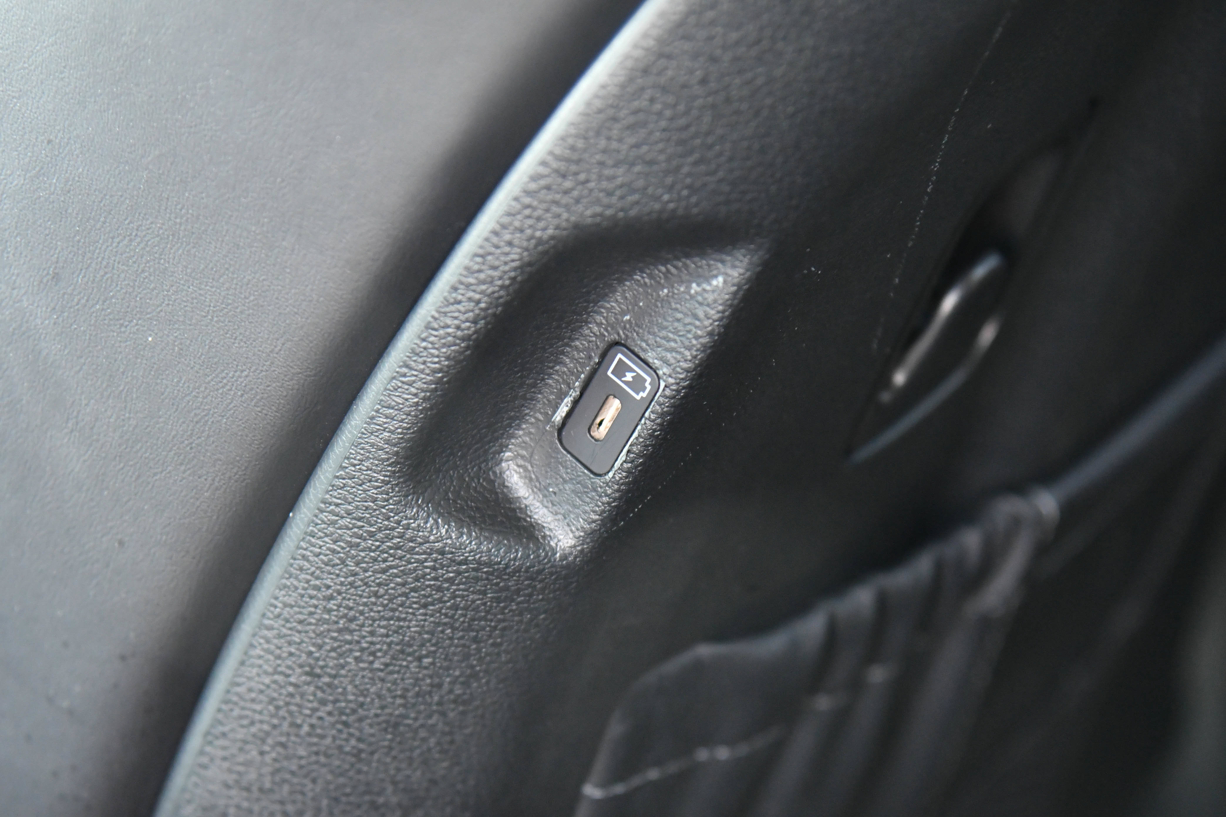 Used 2023 Kia Telluride LX AWD/4WD image 39