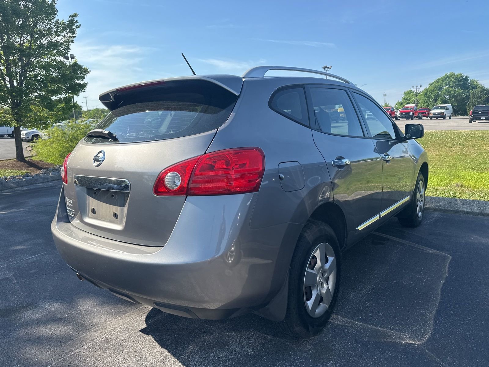 Used 2015 Nissan Rogue S w/ Convenience Package FWD image 3