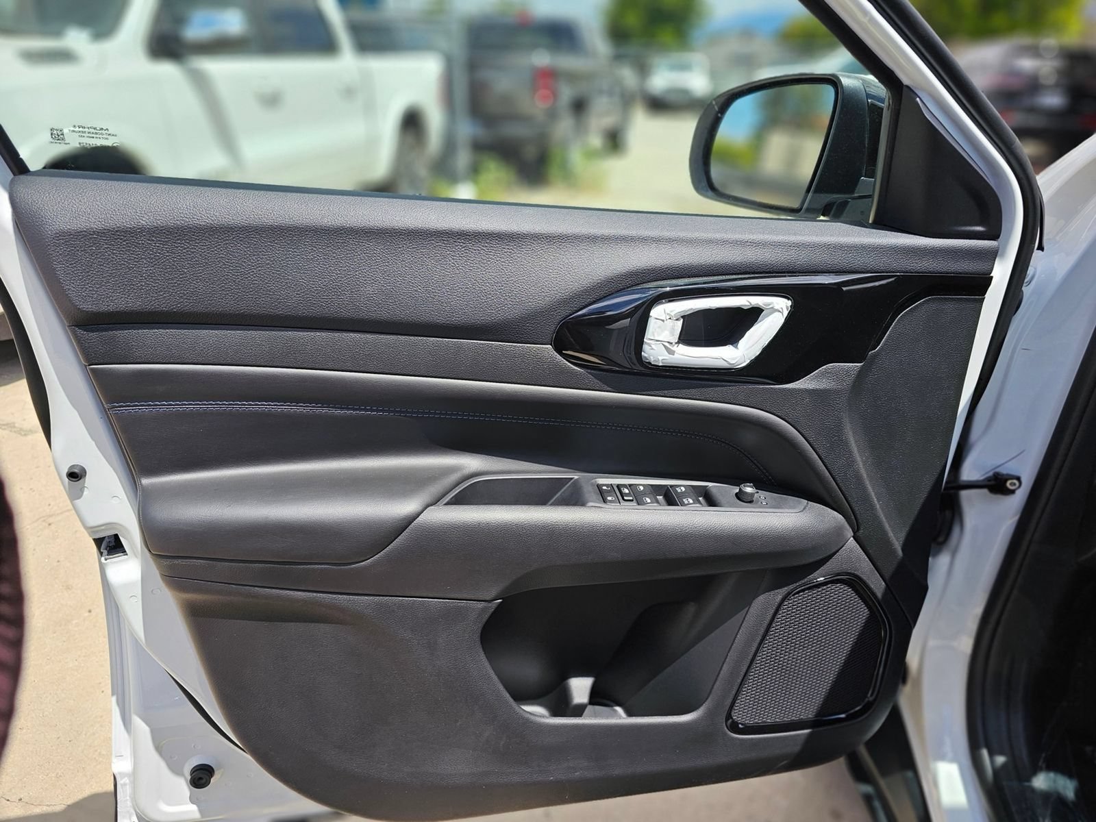 New 2026 Jeep Compass Latitude AWD/4WD image 23