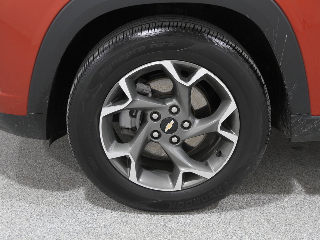 Certified 2024 Chevrolet Trax LT w/ Sunroof Package image 20