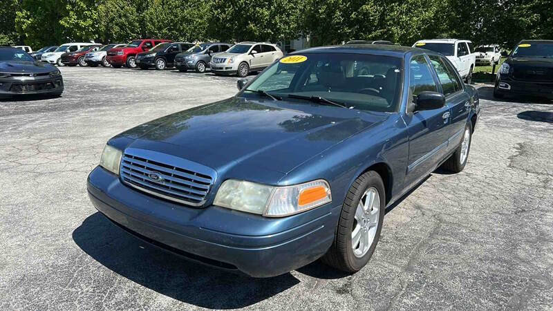 Used 2011 Ford Crown Victoria LX w/ Comfort Appearance Pkg RWD image 4
