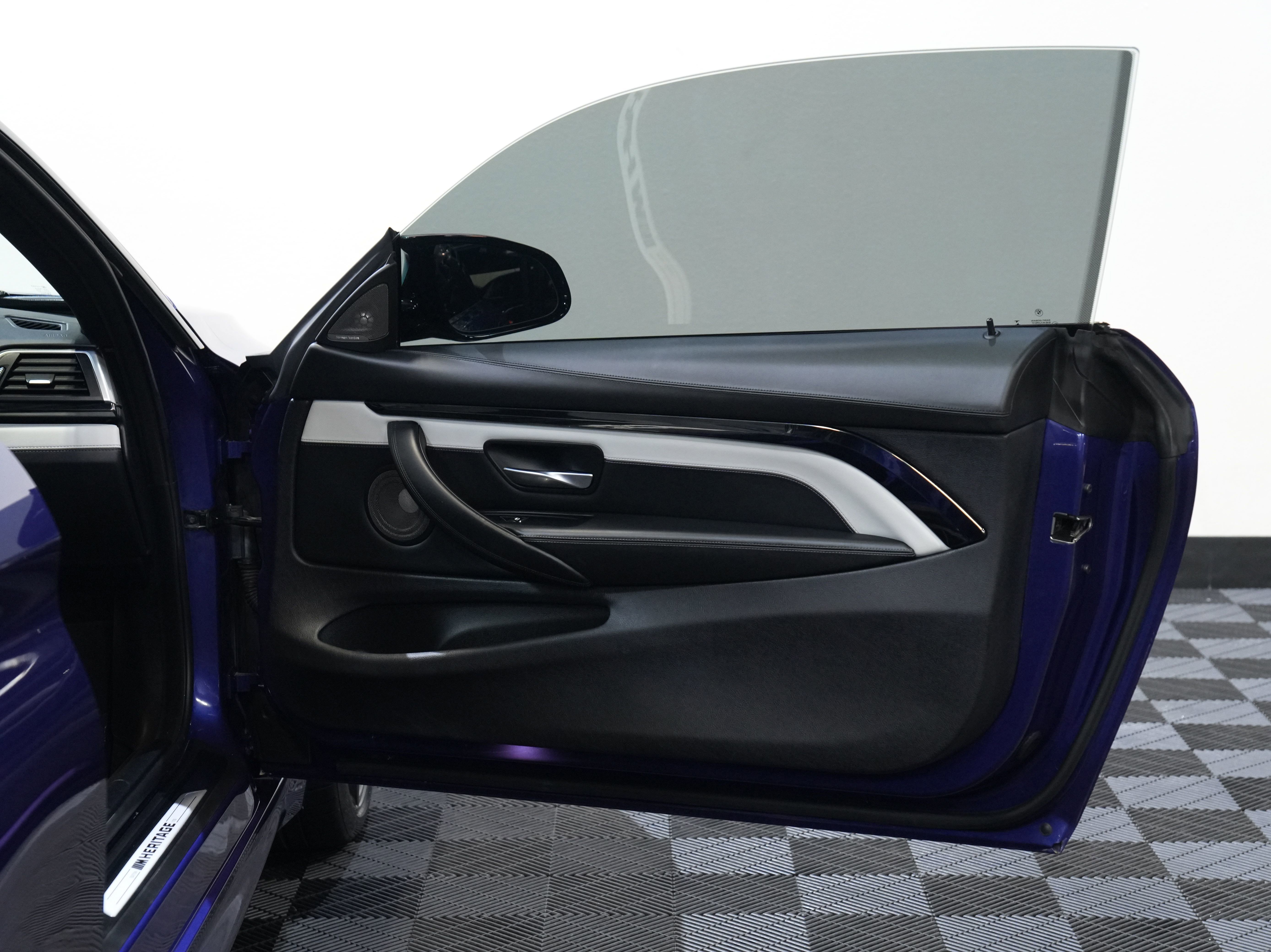 Used 2020 BMW M4 Coupe w/ Competition Package image 25