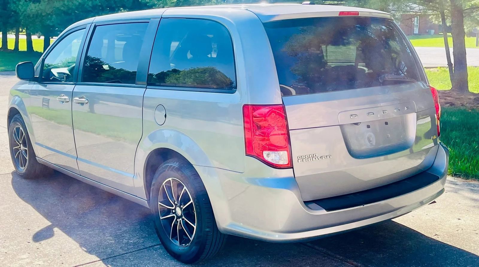 Used 2018 Dodge Grand Caravan SE FWD image 7